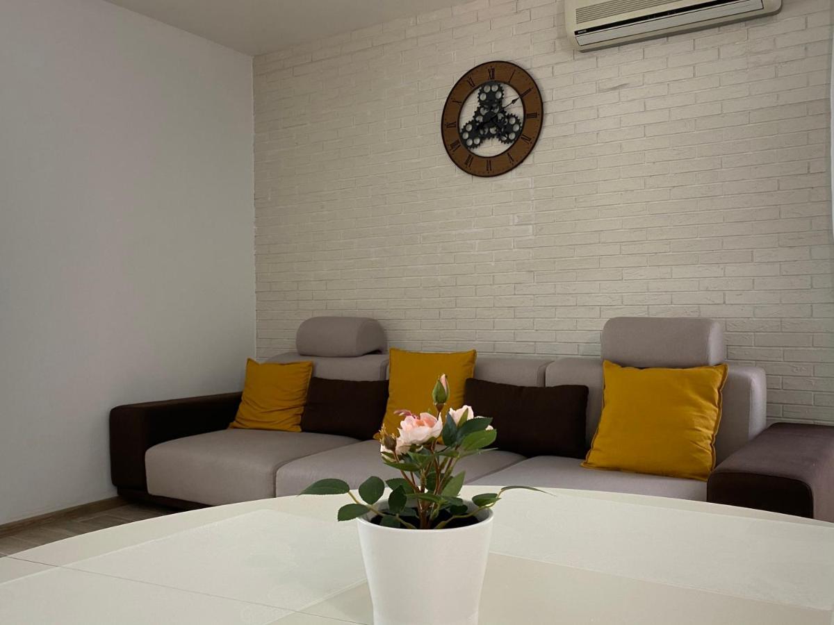 Sunny Deluxe Apartment Cosmopolis Stefanestii de Jos Exterior photo