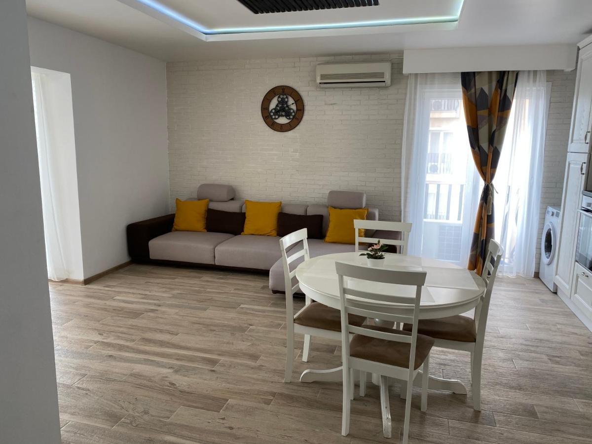 Sunny Deluxe Apartment Cosmopolis Stefanestii de Jos Exterior photo