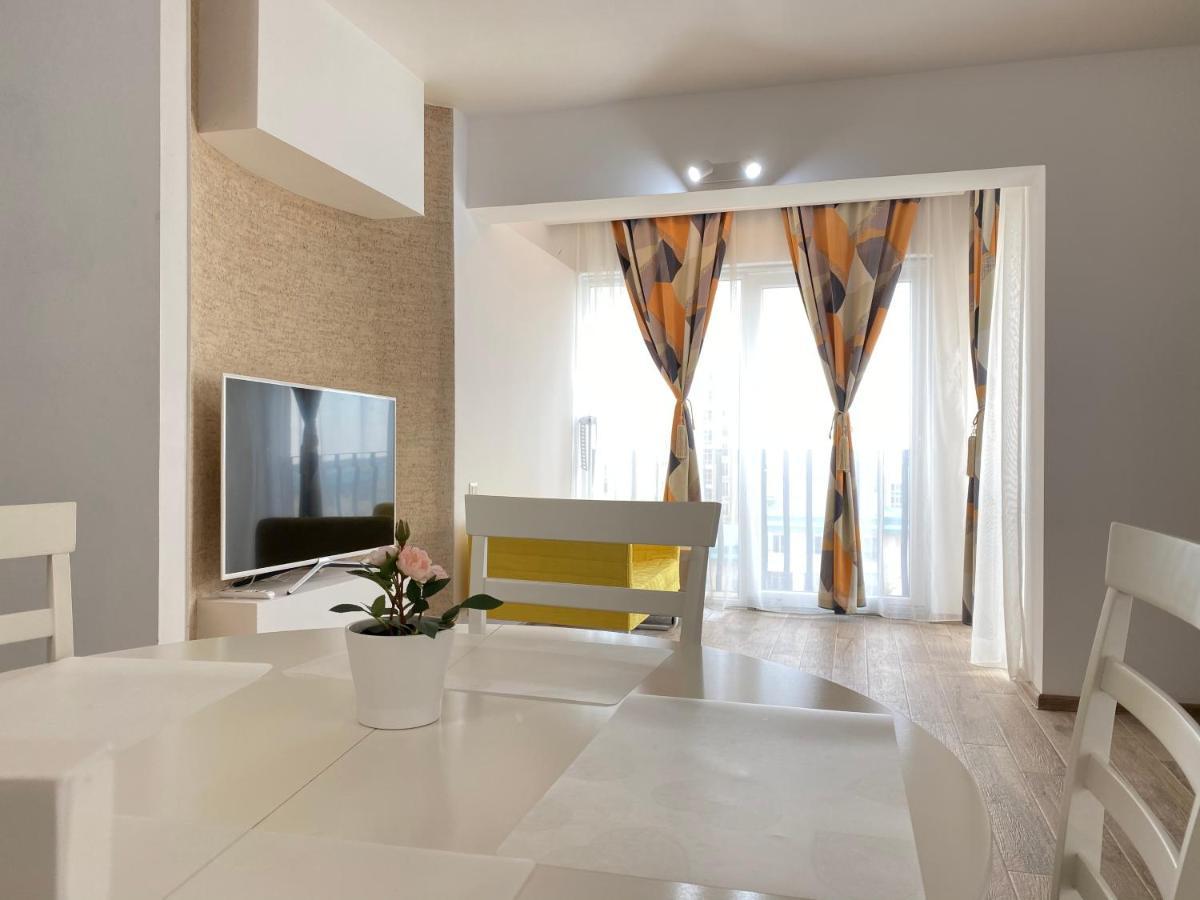 Sunny Deluxe Apartment Cosmopolis Stefanestii de Jos Exterior photo